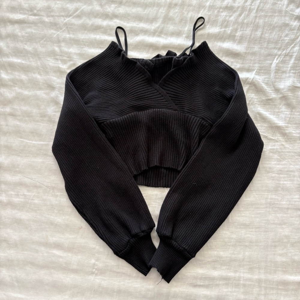 YesStyle Black Off-the-Shoulder Ribbed Sweater
